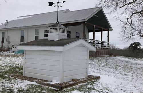 La Grange House | Guest House at the Brown Ranch