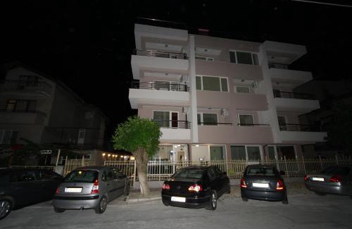Primorsko House | Guest House Dobi