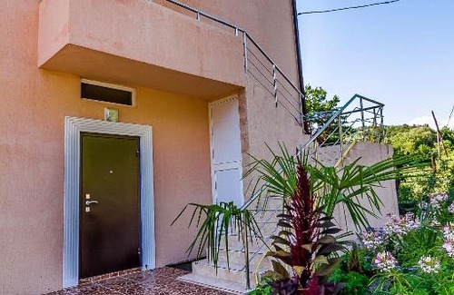 Vardane House | Guest House Flamenco