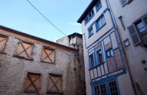 Riom Apartment | Guest House