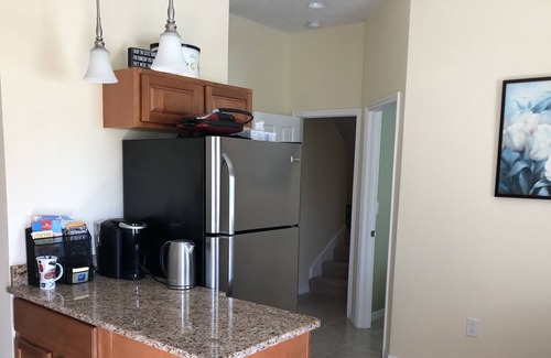 Horti Cottage | Guest House in Paradise! Waterfront location with 3 bedrooms and full kitchen!