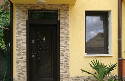 Elhovo House | Guest House Karaulanov