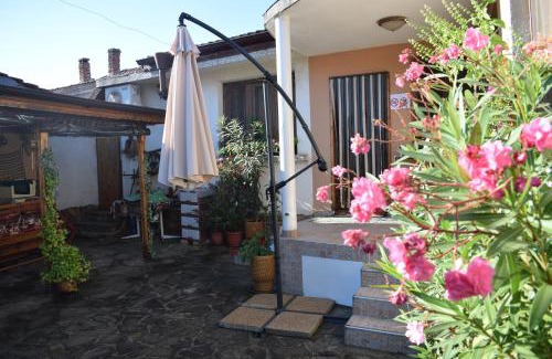 Chernomorets House | Guest house Nedyalkovi