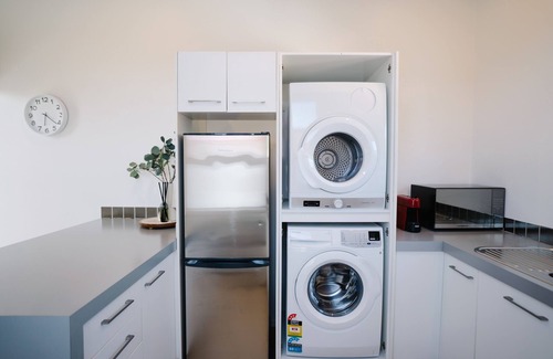 Nelson Apartment | Guest House on Grove