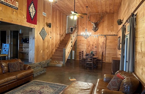 Russellville Other | Guest House on working horse ranch in Center Valley Arkansas