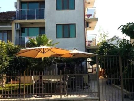 Primorsko House | Guest house Sineva