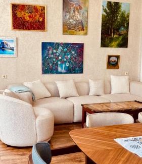 Saburtalo House | Guest house Sunshine355