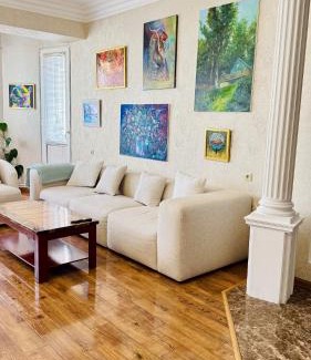 Saburtalo House | Guest house Sunshine355