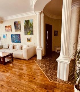 Saburtalo House | Guest house Sunshine355