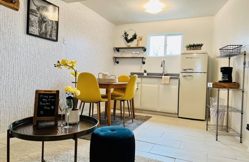 El Paso Apartment | Guest house with great view of the star on the Franklin Mountains.