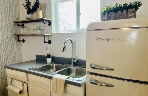 El Paso Apartment | Guest house with great view of the star on the Franklin Mountains.