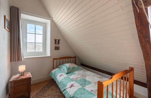 Lagarde Bed & Breakfast | Guest Room 'Chambre Marie-Jo' with Mountain View, Shared Terrace and Wi-Fi