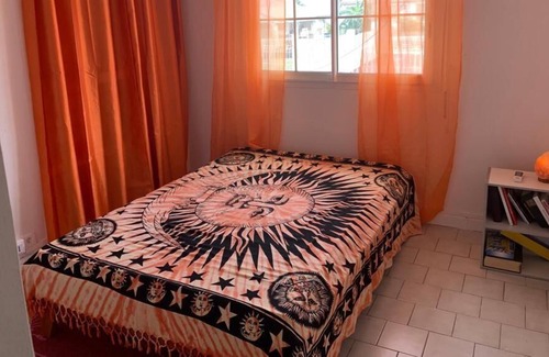 Gourbeyre Bed & Breakfast | Guest room in air-conditioned family villa with private swimming pool