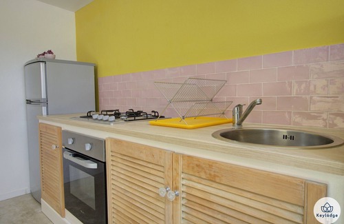Sainte-Clotilde Bed & Breakfast | Guest room « Le Cardinal » - Les Ser(e)ins – Nature – St-Denis