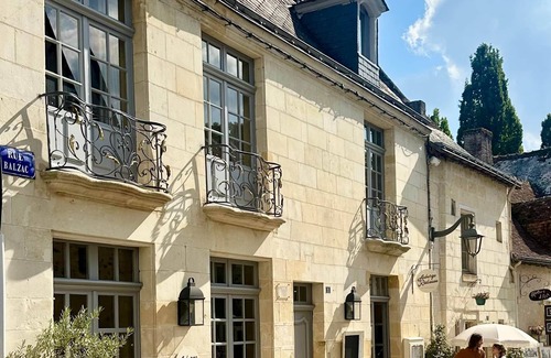 Azay-le-Rideau Apartment | Guest Room Sable - Auberge Radieuse
