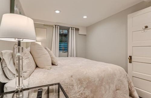 Hilltop House | Guest Suite At Hilltop And Cherry Creek Near to Museums