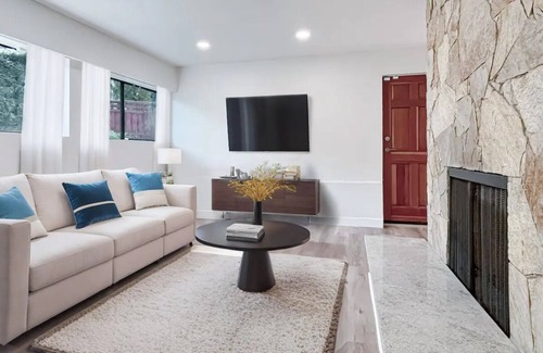Caulfeild House | Guest suite close to beaches