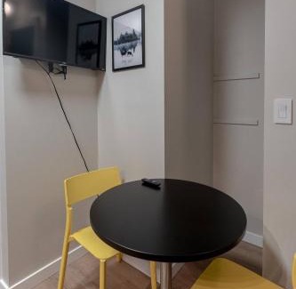 Northeast Edmonton Apartment | Guest Suite Close To Whtye Ave