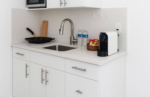 Hialeah Apartment | Guest Suite Hialeah, 10 mins to Airport, 5 mins to Casino
