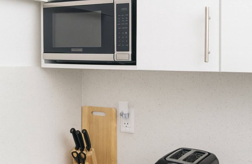 Hialeah Apartment | Guest Suite Hialeah, 10 mins to Airport, 5 mins to Casino