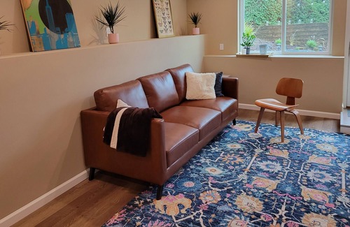 Clarendon Heights Apartment | Guest suite near majestic Twin Peaks