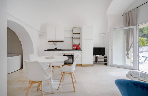 Selva di Fasano House | GuestHost Borgo Lucia with pool - Trullo Limoncina