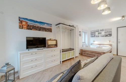 Pre Apartment | GuestHost-Central Apartment