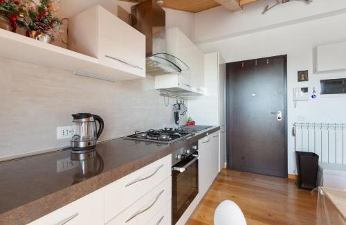 Lambrate Apartment | GuestHost- Milano Lambrate Cosy Balcony Apartment