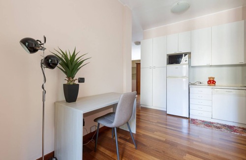 Porta Vittoria Apartment | GuestHost - Porta Romana Cozy Apt. with Balcony