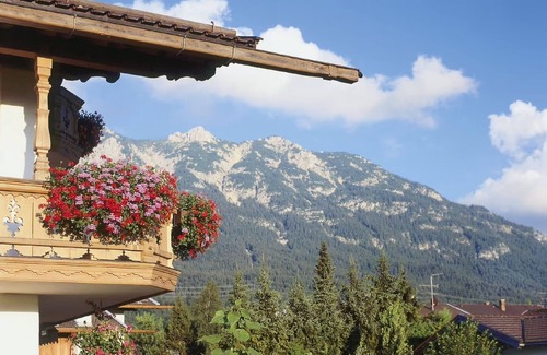 Kruen Apartment | Guesthouse Christophorus - Apartment "Bergkristall" with Mountain View, Shared Garden & Wi-Fi