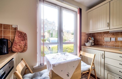 Bonnington Apartment | GuestReady - Bright home near New Town