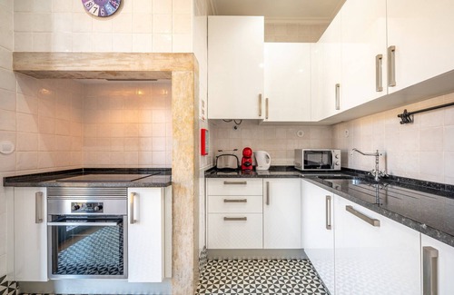 Sao Jorge de Arroios Apartment | GuestReady - Cardo White