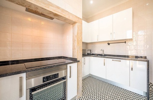 Sao Jorge de Arroios Apartment | GuestReady - Cardo White