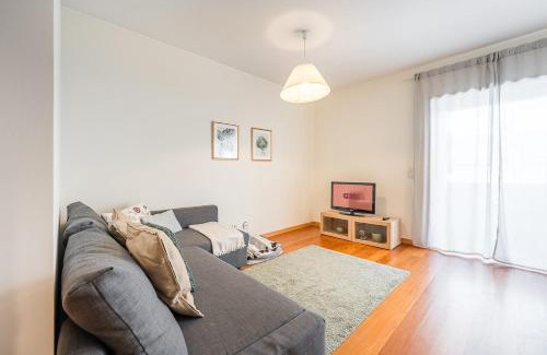 Lapa Apartment | GuestReady - Cityscape residence with balcony