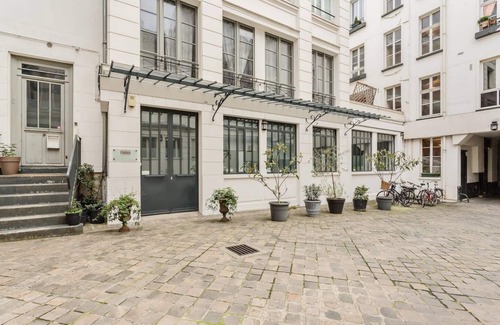 Quartier de la Porte-Saint-Denis Apartment | GuestReady - Comfort and Charm in Central Paris
