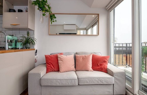 Tollington Apartment | GuestReady - Cosy Home with Spacious Roof Terrace