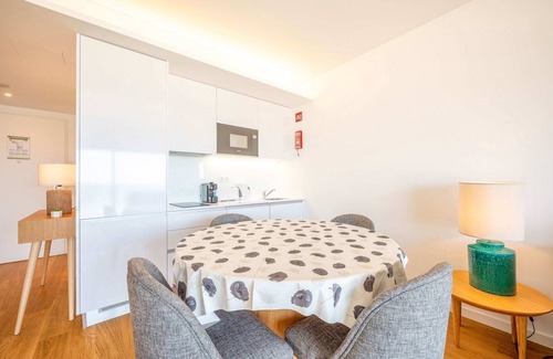 Sesimbra Apartment | GuestReady - Golden sea view retreat