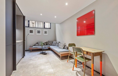 Porte-Saint-Martin Apartment | GuestReady - Gorgeous Duplex in Central Paris