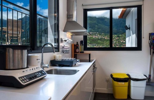 Sao Vicente Apartment | GuestReady - Panoramic Mountain Escape