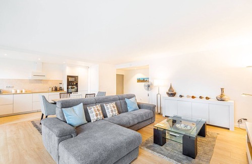 Asiatique Apartment | GuestReady - Parisian charm in Place d'Italie