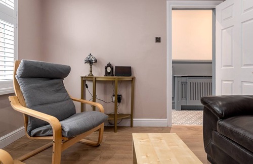 Lea Bridge Apartment | GuestReady - Subtle Flow near Lea Valley