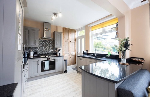 Manchester House | GuestReady - Terraced home in West Didsbury