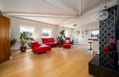 Lansbury Apartment | GuestReady-Trendy penthouse with terrace in London