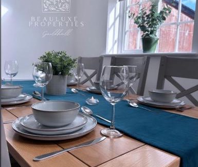 Church Gresley House | Guildhall - Beauluxe Properties large property - 3 bedroom - 4 beds - sleeps upto 6 people