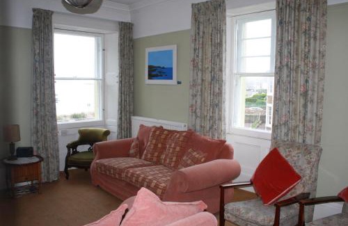 North Berwick House | Guillemots
