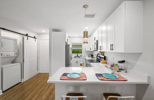 Caloosahatchee Condo | Gulf Access Condo Heated Pool & Dock