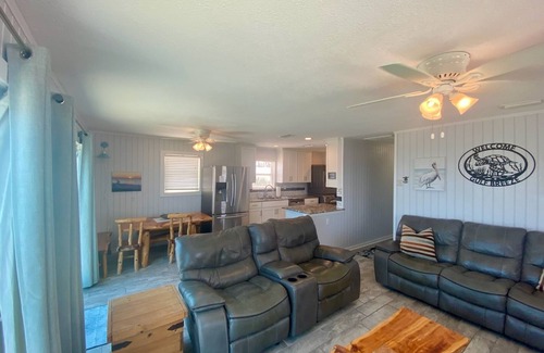 Alligator Point House | Gulf Breeze – Pet-Friendly 3BR Beachfront Stay with Stunning Views & Renovations