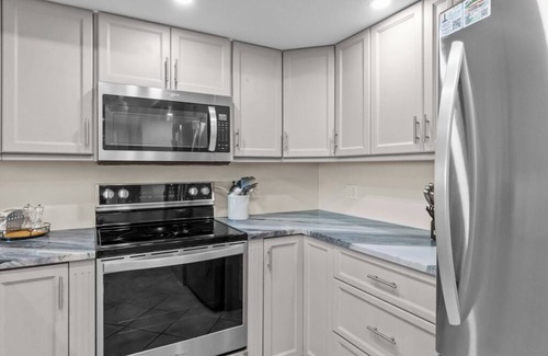 Sanibel Condo | Gulf-Front Luxury Condo | Stunning Views & Direct Beach Access on Sanibel