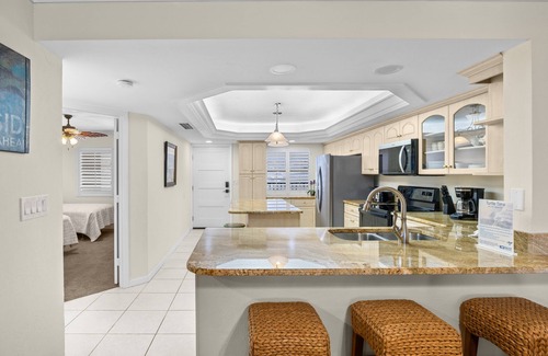 Sanibel Condo | Gulf-Front Penthouse Condo with Rooftop Sundeck | 2 Bedrooms | Sleeps 6