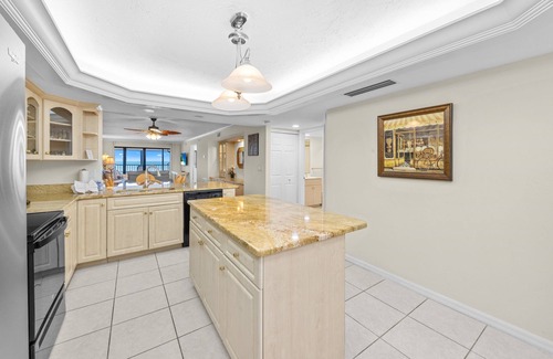 Sanibel Condo | Gulf-Front Penthouse Condo with Rooftop Sundeck | 2 Bedrooms | Sleeps 6